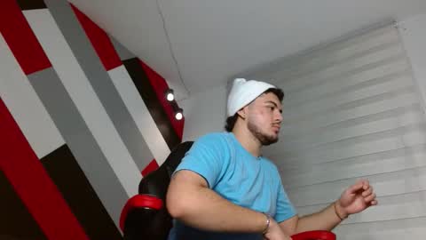 Snapshot of zac_golden chatting on February 17, 11:40 am Zack online show from February 17, 11:40 am