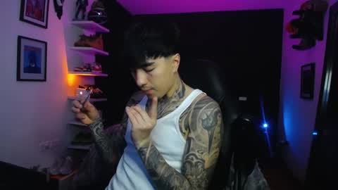 zac_muller1 online show from November 21, 3:27 am