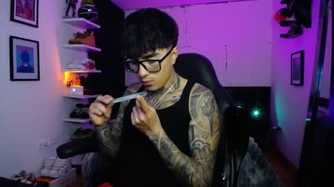 zac_muller1 online show from December 17, 6:19 am