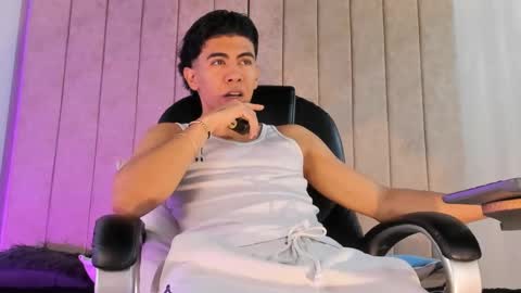 Snapshot of zack_conor chatting on March 3, 12:48 pm zack conor online show from March 3, 12:48 pm
