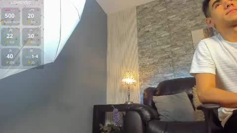 zack_joness10 online show from June 28, 3:56 am