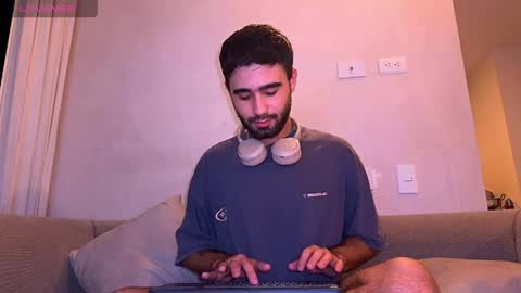 zack_sullivan22 online show from May 17, 6:11 am