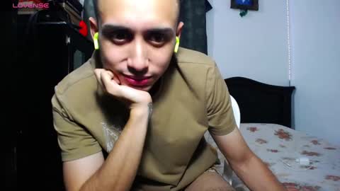Snapshot of zackdriussyx chatting on January 30, 11:02 pm zackdriussyx online show from January 30, 11:02 pm