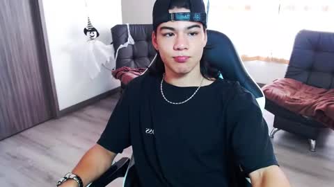 zackss_player online show from October 25, 2:46 pm