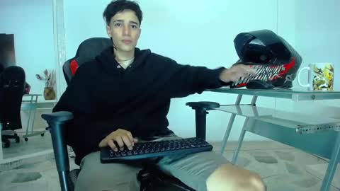 zack online show from December 4, 11:13 pm