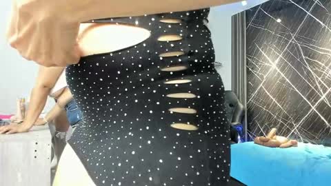 Snapshot of zafina_95 chatting on May 17, 11:28 am zafina_95 online show from May 17, 11:28 am