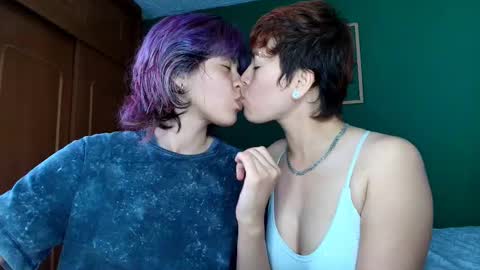 Snapshot of zafira_raven chatting on January 31, 7:56 pm zafira_raven online show from January 31, 7:56 pm