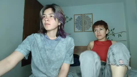 Snapshot of zafira_raven chatting on April 13, 1:55 am zafira_raven online show from April 13, 1:55 am
