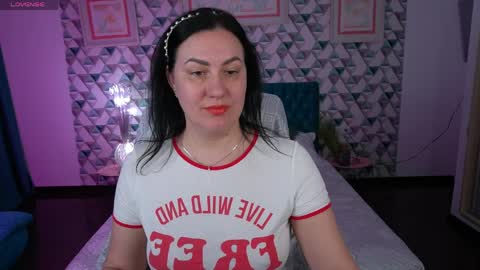 Snapshot of zafiramoonn chatting on April 9, 6:19 am Zafiramoonn online show from April 9, 6:19 am