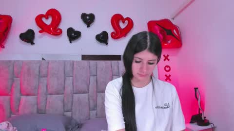 Snapshot of zafiranavarro chatting on February 16, 12:18 am zafira online show from February 16, 12:18 am