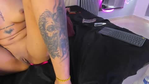 zafiro____ online show from May 11, 4:04 pm