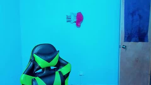 BiG Zafiro online show from February 28, 9:10 am