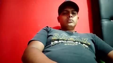 Snapshot of zagros07 chatting on March 28, 11:10 am zagros07 online show from March 28, 11:10 am