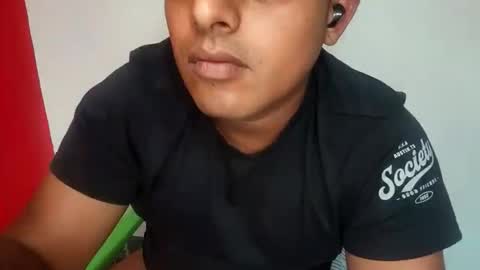 Snapshot of zagros07 chatting on April 1, 1:52 pm zagros07 online show from April 1, 1:52 pm