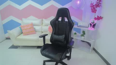 Zahira  online show from March 1, 6:32 pm