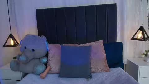 zairaaa_ online show from December 14, 3:45 am