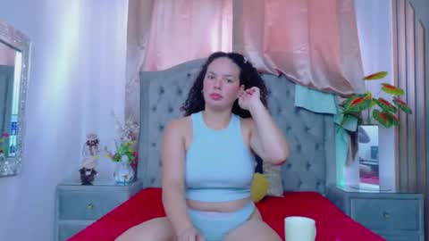 ZamanthaJones online show from February 4, 7:42 pm