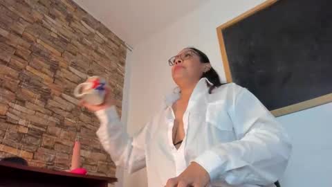 Danna online show from November 12, 3:07 am