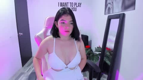 Snapshot of zamira_taylor chatting on February 19, 10:42 pm zamira_taylor online show from February 19, 10:42 pm