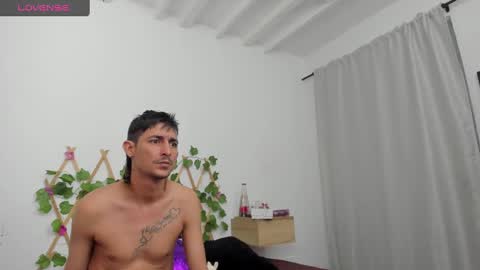 Snapshot of zammu_1992_ chatting on March 12, 3:02 am Zamu online show from March 12, 3:02 am