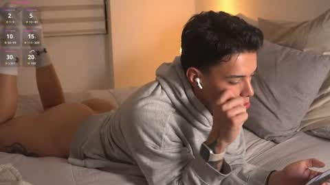 Snapshot of zamuel_18 chatting on March 17, 11:30 pm zamuel -15 off online show from March 17, 11:30 pm