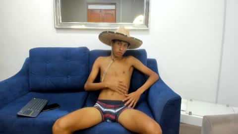 Snapshot of zane_belville chatting on May 22, 11:27 am Zane Belville online show from May 22, 11:27 am