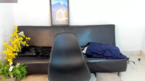 Snapshot of zane_lux chatting on April 10, 1:05 pm Zane Lux online show from April 10, 1:05 pm