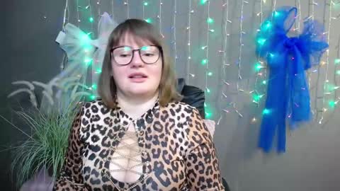 zannadreil online show from November 7, 7:14 pm