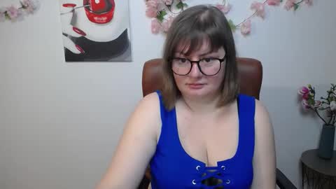 zannadreil online show from November 12, 7:57 pm