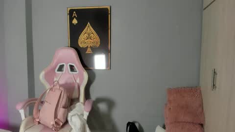 Snapshot of zaphiro__sky chatting on March 9, 8:51 am zaphiro__sky online show from March 9, 8:51 am