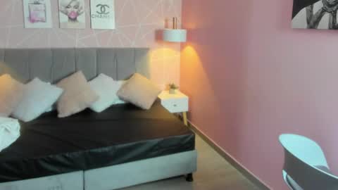 Snapshot of zara__sweet chatting on April 14, 3:07 pm Zara Sweet online show from April 14, 3:07 pm