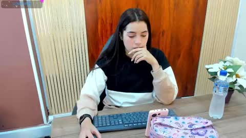 Snapshot of zara_andersson chatting on September 22, 12:40 pm Zara online show from September 22, 12:40 pm