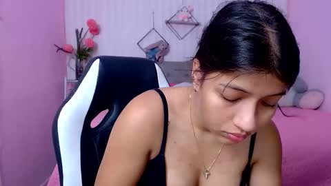Snapshot of zara_cute18 chatting on April 11, 12:09 pm Zara online show from April 11, 12:09 pm