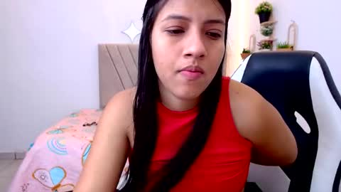 Snapshot of zara_cute18 chatting on June 15, 12:18 pm Zara online show from June 15, 12:18 pm