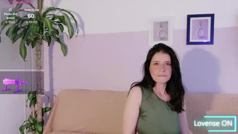 Snapshot of zara_fire chatting on April 1, 10:29 pm zara_fire online show from April 1, 10:29 pm