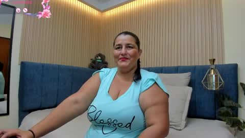 Snapshot of zara_milf_ chatting on April 15, 12:23 pm zara online show from April 15, 12:23 pm