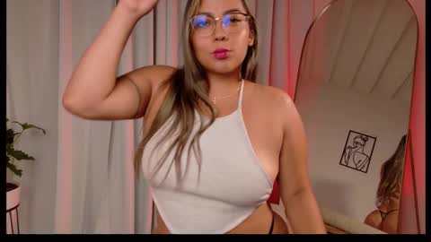 Snapshot of zara_nova chatting on January 11, 2:38 am Zara Nova online show from January 11, 2:38 am