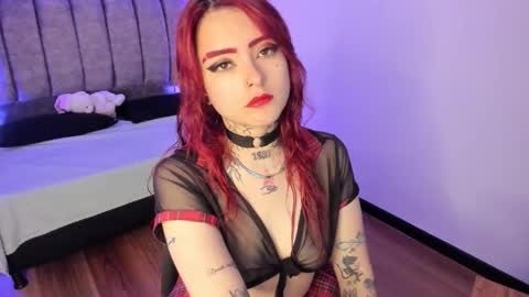 Snapshot of zara_rouxx chatting on February 24, 7:56 pm Zara online show from February 24, 7:56 pm