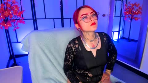 Snapshot of zara_rouxx chatting on April 27, 12:47 pm Zara online show from April 27, 12:47 pm