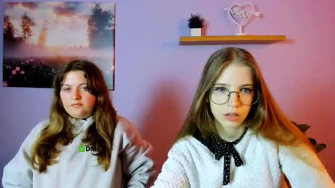 Snapshot of zara_shine_ chatting on October 15, 9:09 am zara_shine_ online show from October 15, 9:09 am