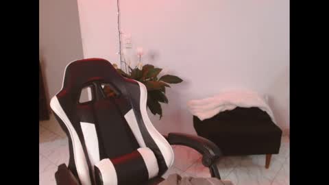 Snapshot of zarabby_skuirt chatting on December 25, 1:42 am Zarabby online show from December 25, 1:42 am