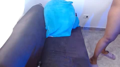 Snapshot of zarabby_skuirt chatting on September 21, 12:51 pm Zarabby online show from September 21, 12:51 pm