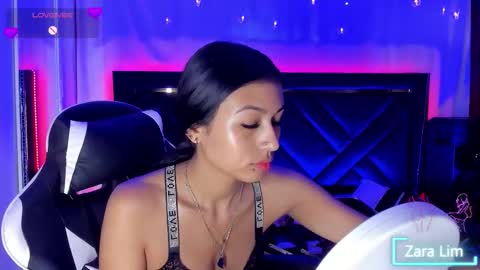 Zara Lim  online show from December 5, 7:32 pm