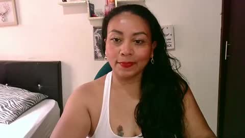Snapshot of zaray_45bella chatting on June 28, 4:46 pm zaray online show from June 28, 4:46 pm