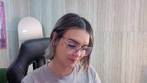 Isabella online show from May 2, 12:43 pm