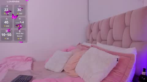 Snapshot of zarianaevanz chatting on February 25, 12:42 am Zariana online show from February 25, 12:42 am