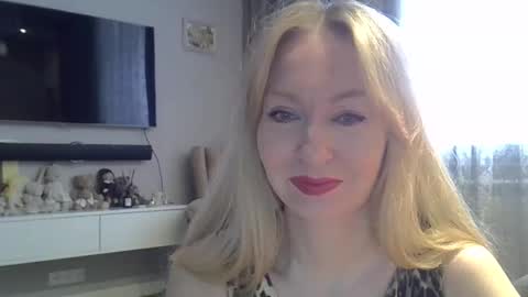 Zarina Swift online show from February 6, 5:03 am