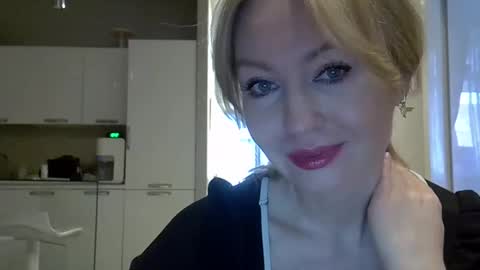 Zarina Swift online show from February 10, 4:41 am