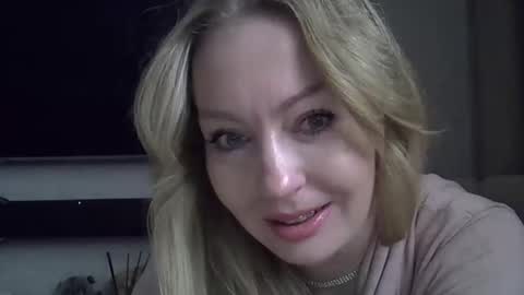 Zarina Swift online show from February 19, 5:27 am