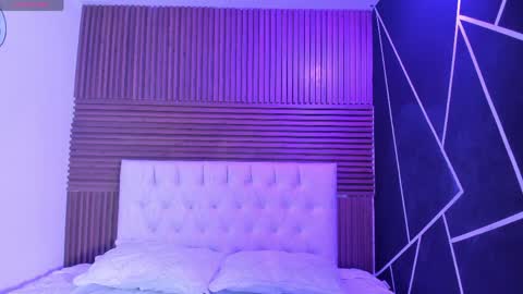 Snapshot of zarinawynne chatting on April 3, 1:09 pm Zarina Waynne online show from April 3, 1:09 pm